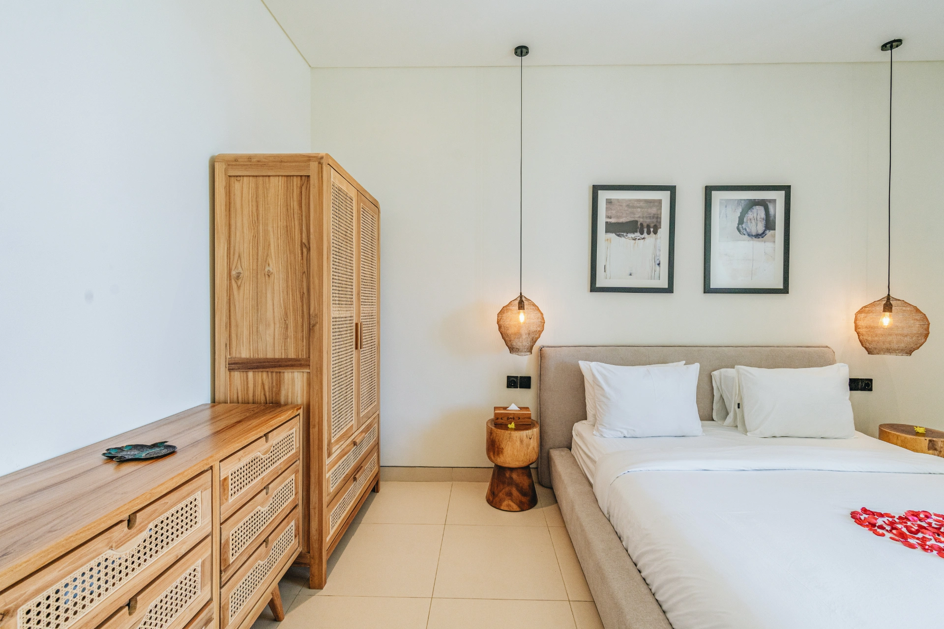Stylish 2BR Private Pool Villa • 5 Min to Batu Bolong Beach, 2-bed villa for rent in Canggu – photo 10 of 15