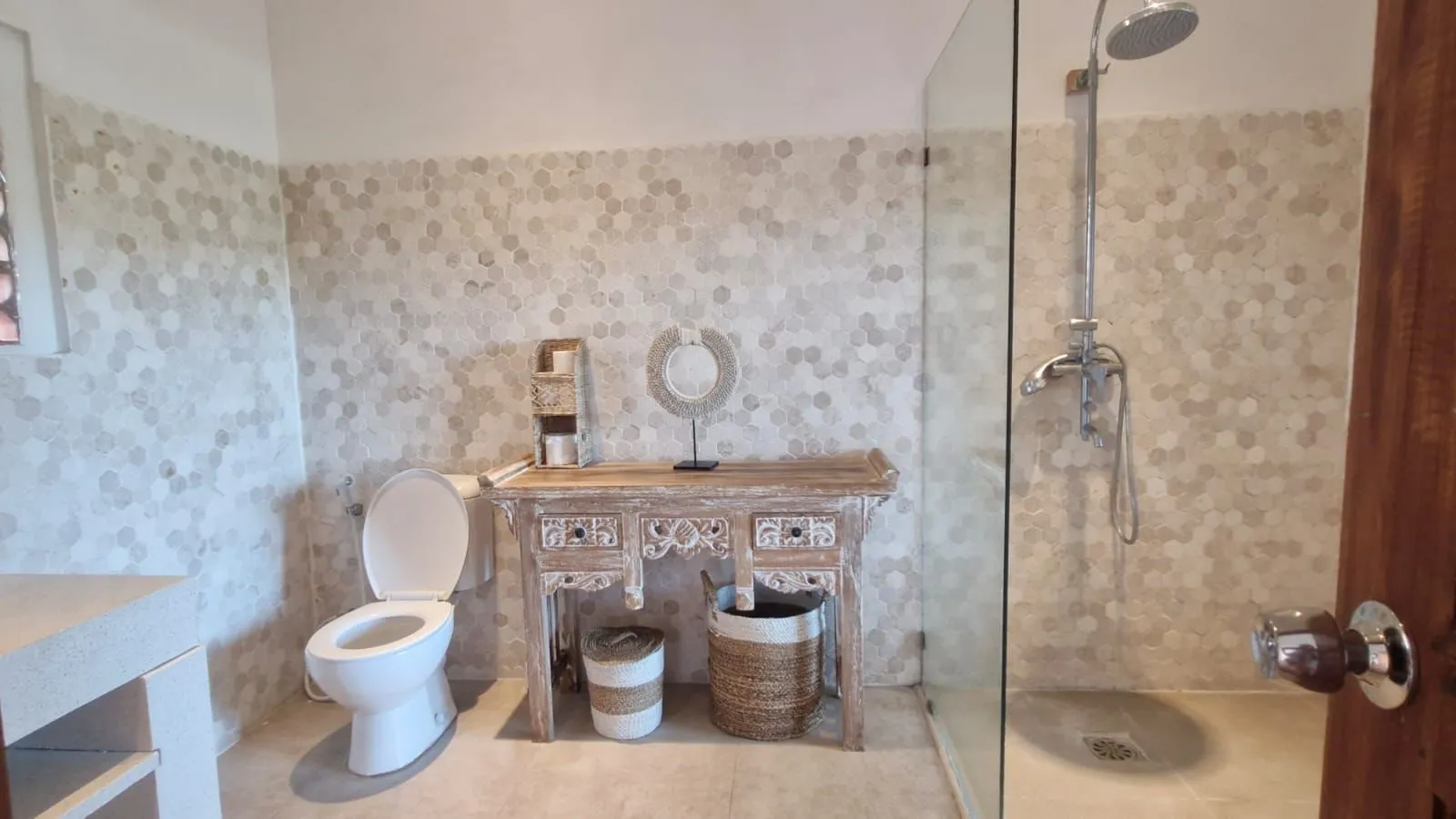 Villa For Rent 4 Bed In Bumbak,Umalas,Kerobokan Bali, 4-bed villa for rent in Canggu – photo 12 of 15
