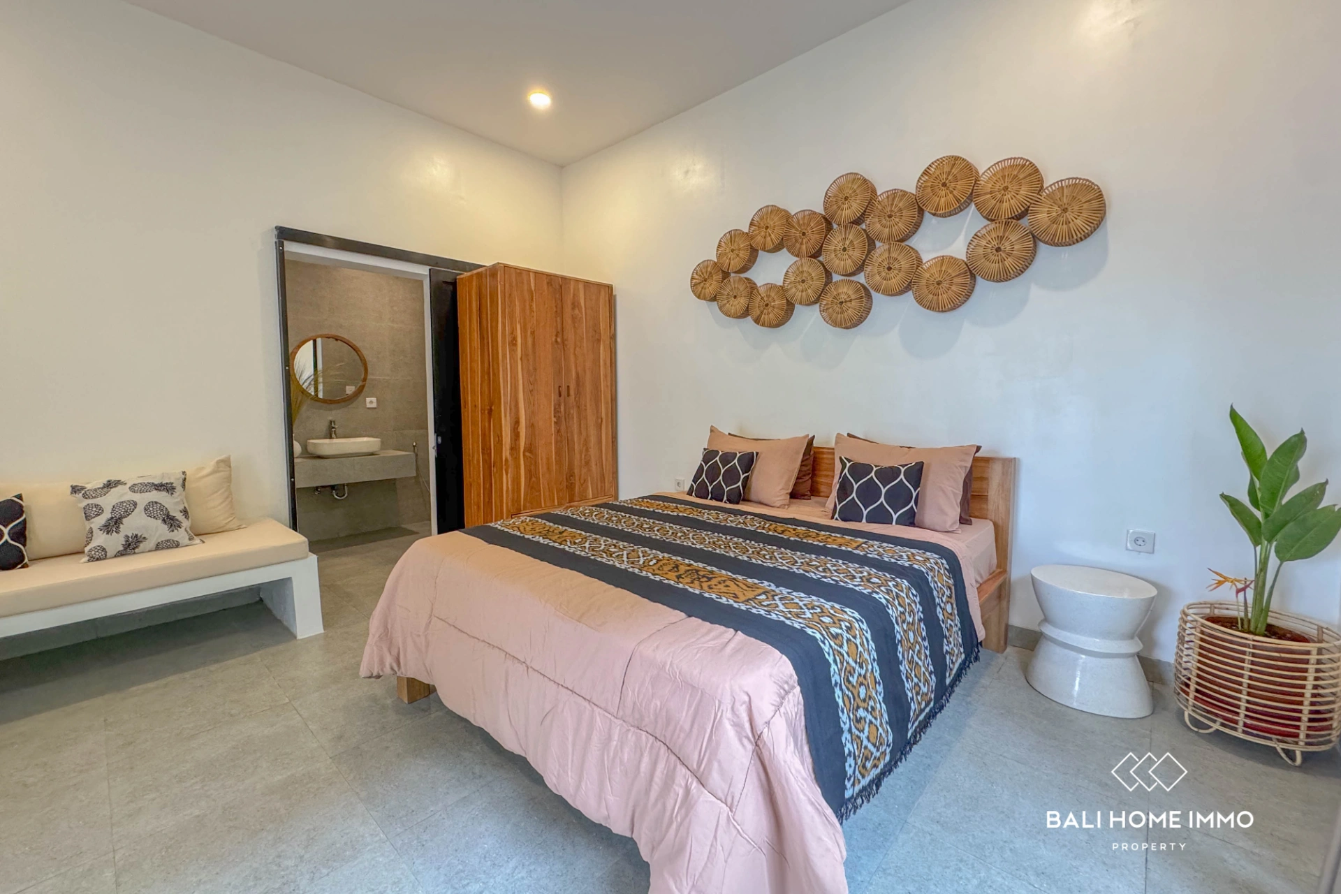 Brand New 1-Bedroom apartment in The Heart of Petitenget, 1-bed villa for rent in Canggu – photo 6 of 6