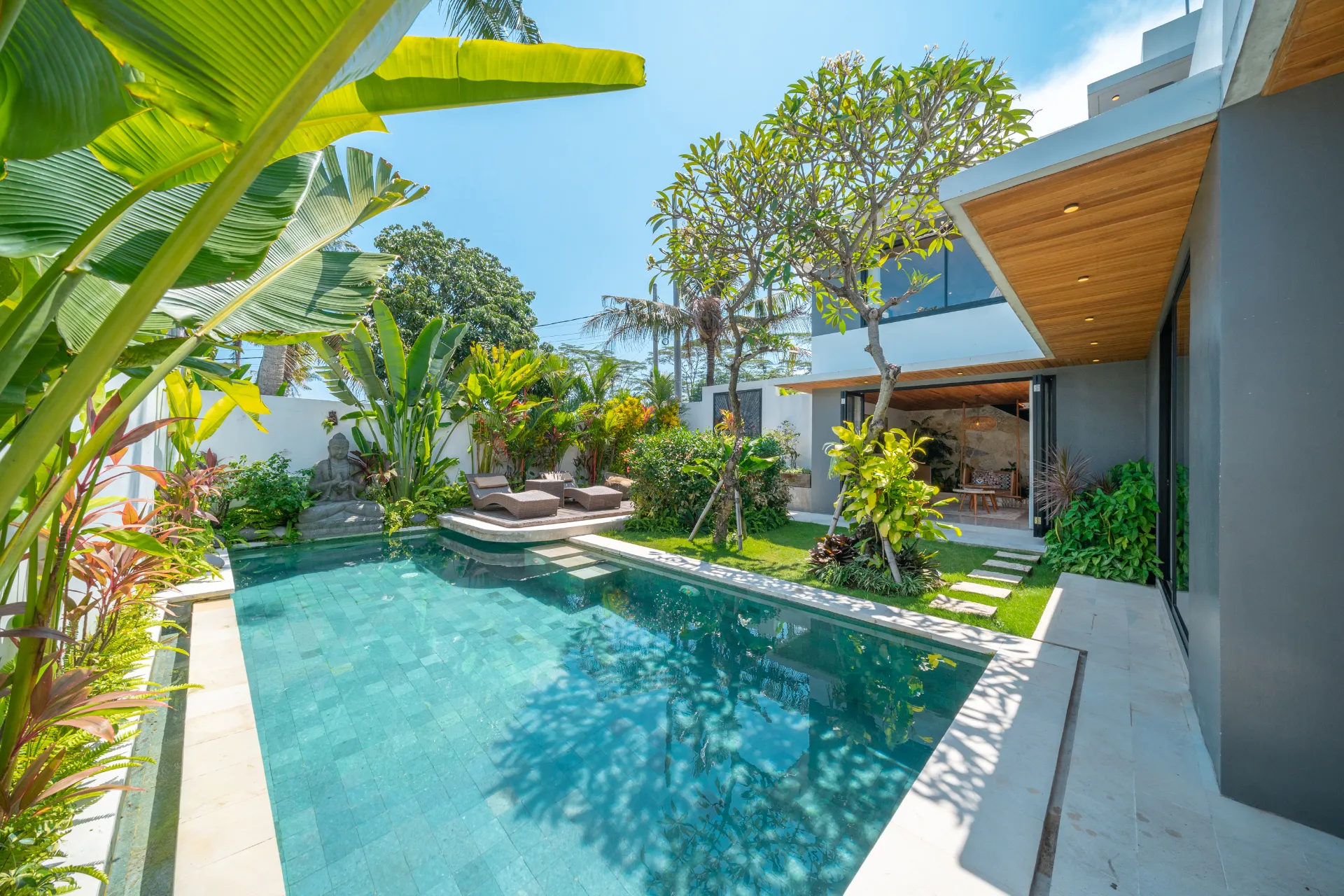 Villa Arunika - Stylish tropical 2BR Villa close to Nyanyi beach, 2-bed villa for rent in Tabanan – photo 2 of 15