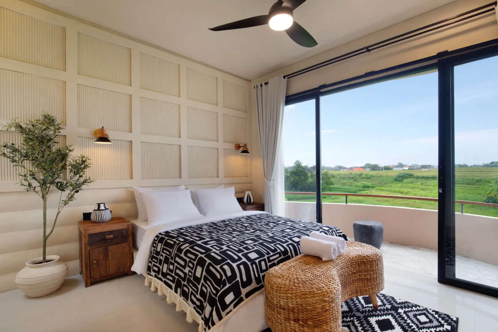 Modern Luxury Villa Ayoun – 3 BR with Gorgeous Rice Field Panorama Tumbak Bayuh, 3-bed villa for rent in Pererenan – photo 12 of 15