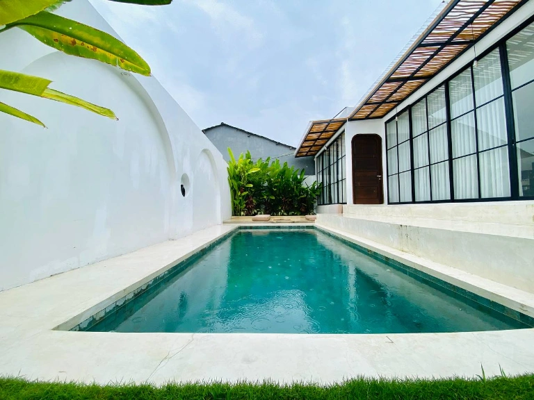 Modern Minimalist 2 Bedroom Villa in Berawa, 2-bed villa for rent in Canggu – photo 2 of 15