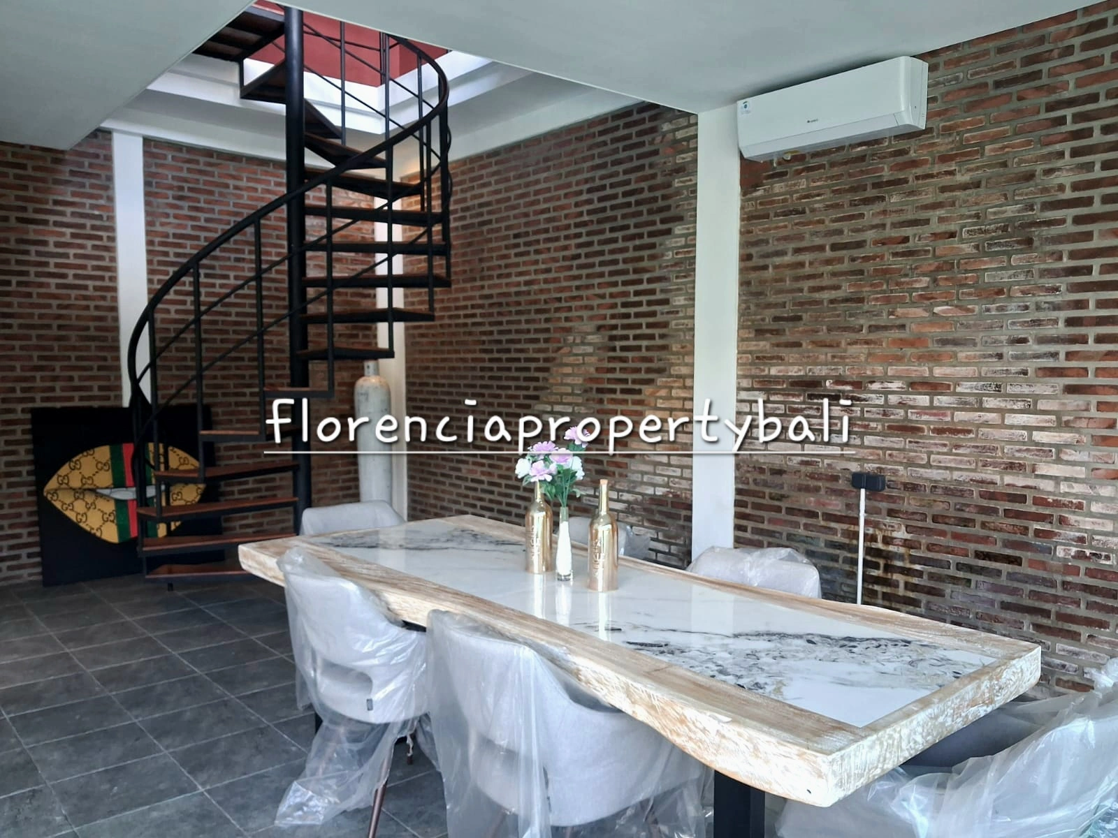 Kerobokan Villa – Your Comfortable Modern Home in Merta Sari, 4-bed villa for rent in Canggu – photo 10 of 15
