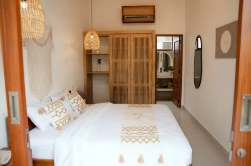 2-Bedroom Tropical Villa – Berawa, 2-bed villa for rent in Canggu – photo 9 of 15