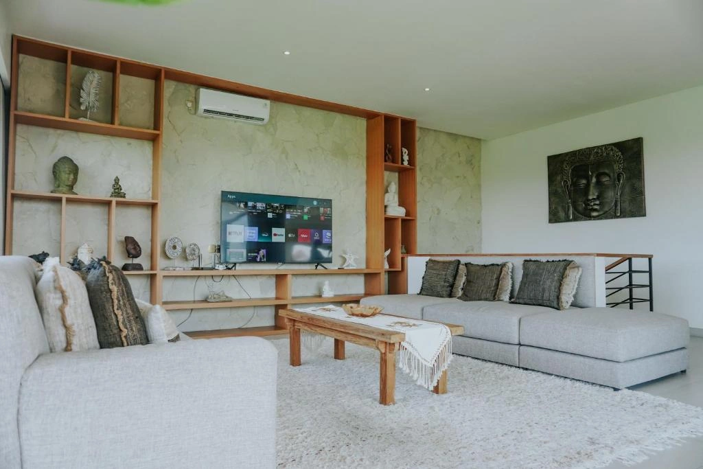 3BR Luxury Villa in Berawa Canggu, 3-bed villa for rent in Canggu – photo 10 of 15