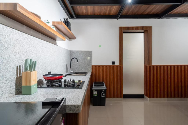 1BR Modern Mezzanine Apartment – Canggu, 1-bed villa for rent in Canggu – photo 4 of 13