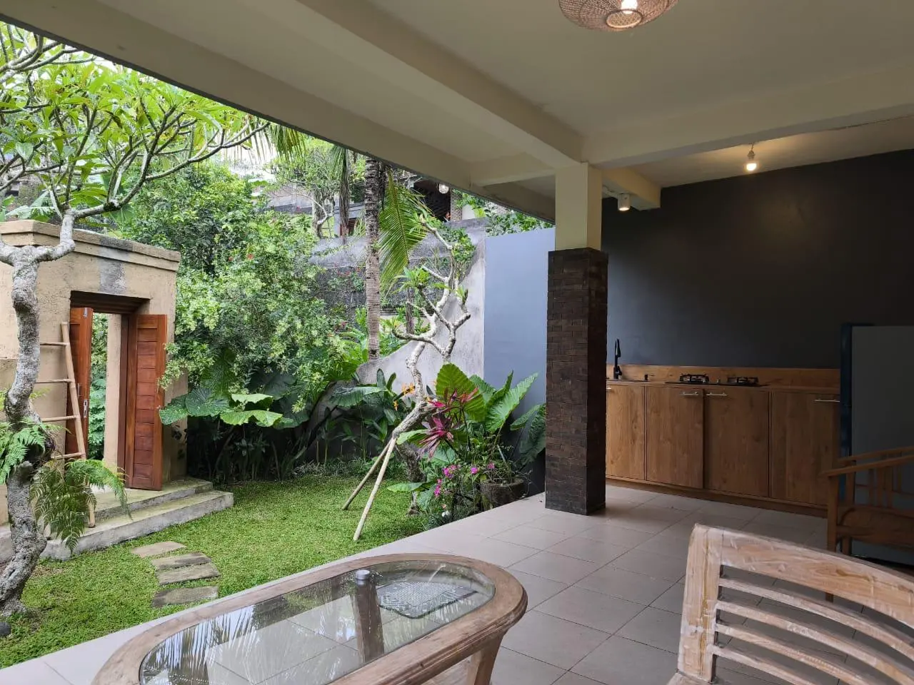1 bedroom with forest view, 1-bed villa for rent in Ubud – photo 11 of 12