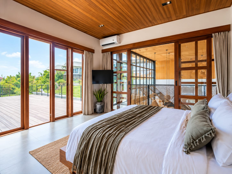 4-bedroom Modern Tropical Villa — Cemagi, 4-bed villa for rent in Pererenan – photo 4 of 15