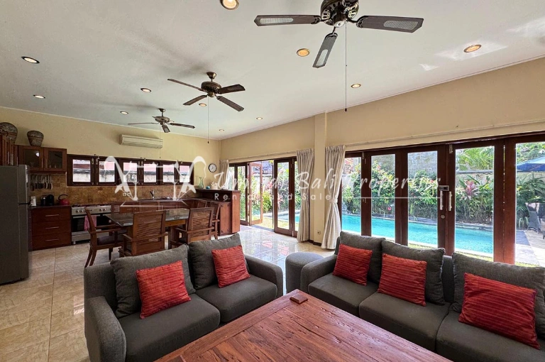 3BR Villa for Rent at Umalas, 3-bed villa for rent in Canggu – photo 9 of 15