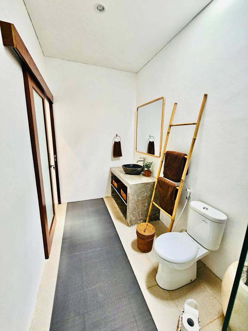 3 Bedroom Villa in Munggu Seseh, 3-bed villa for rent in Seseh – photo 14 of 15