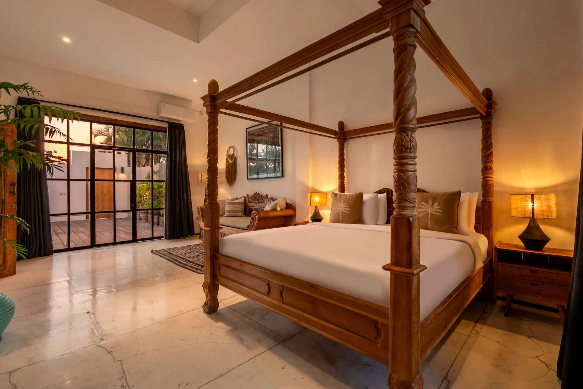 Villa Maje - Loft Style 3BDR Villa with Private Pool in Batubelig Seminyak, 3-bed villa for rent in Seminyak – photo 7 of 15