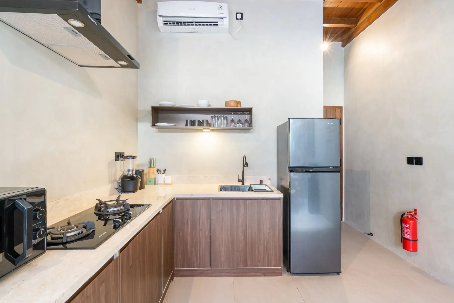 Unwind - Canggu 2BR Villa | Private Pool & Tub, 5mins Beach, 2-bed villa for rent in Pererenan – photo 12 of 15