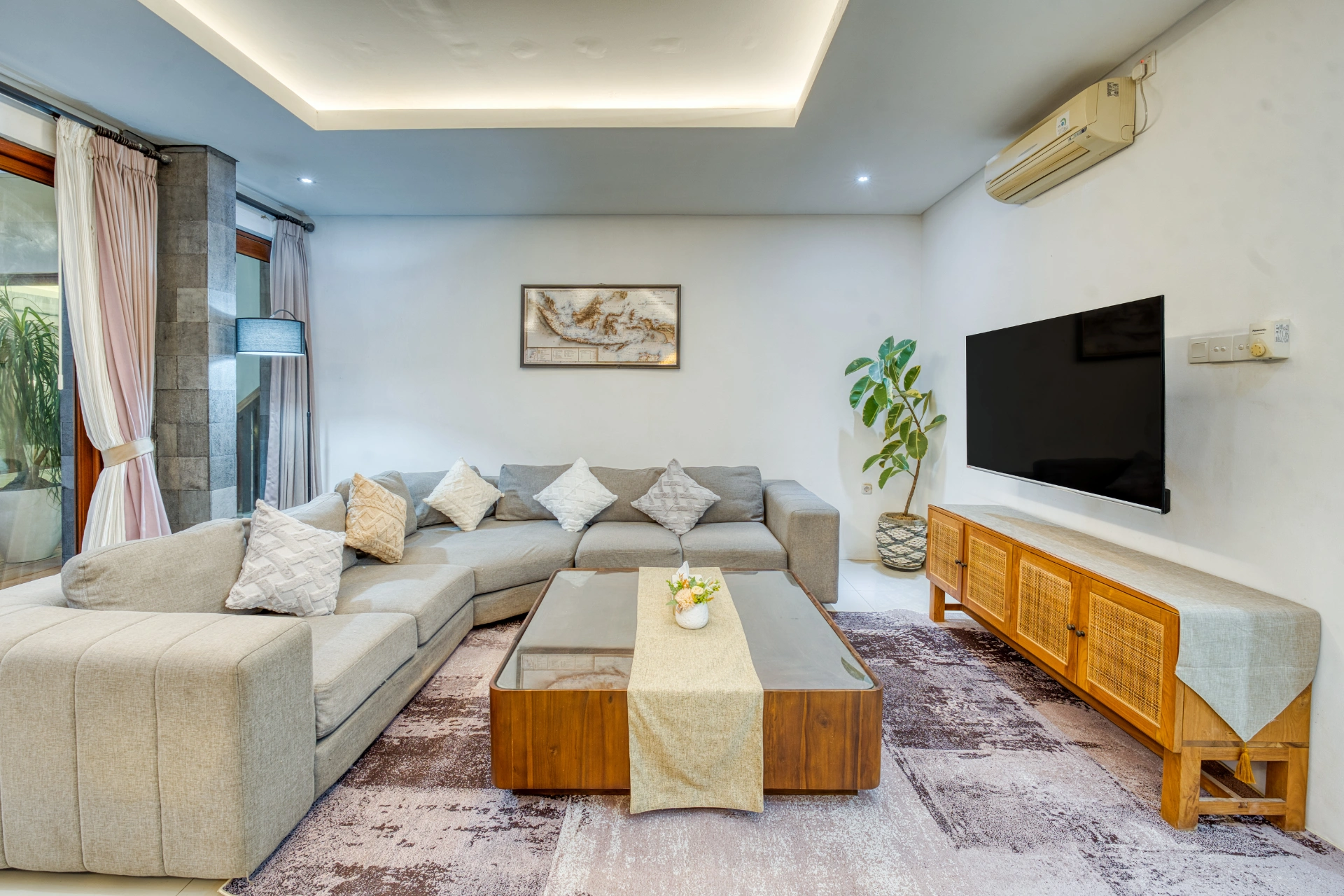 Luxury Family Villa By Local Property Team, 4-bed villa for rent in Canggu – photo 11 of 15