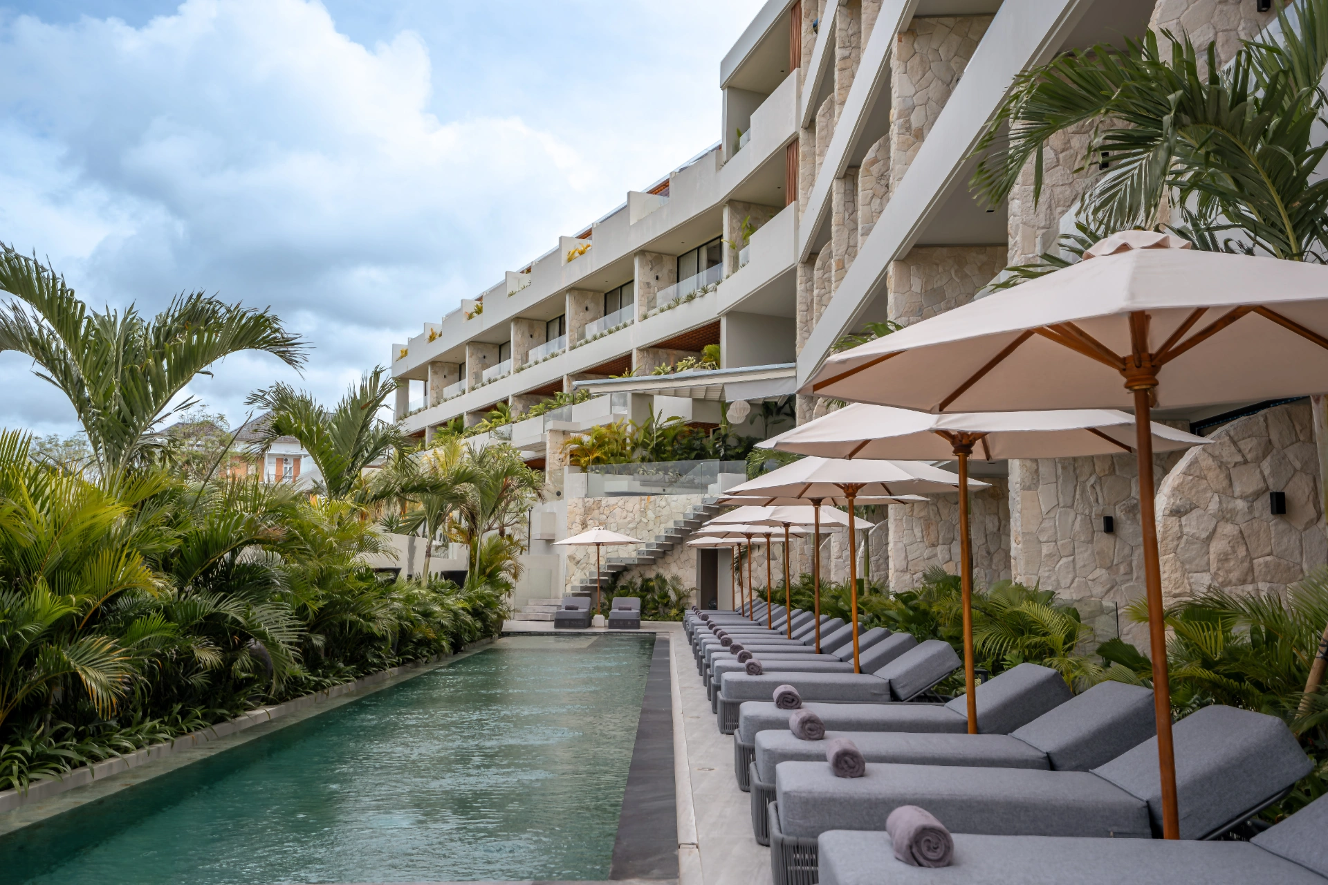 Sore Hotels - 1BR Studio | Rice Field Balcony, Pool & Workspace, 1-bed villa for rent in Pererenan – photo 8 of 15