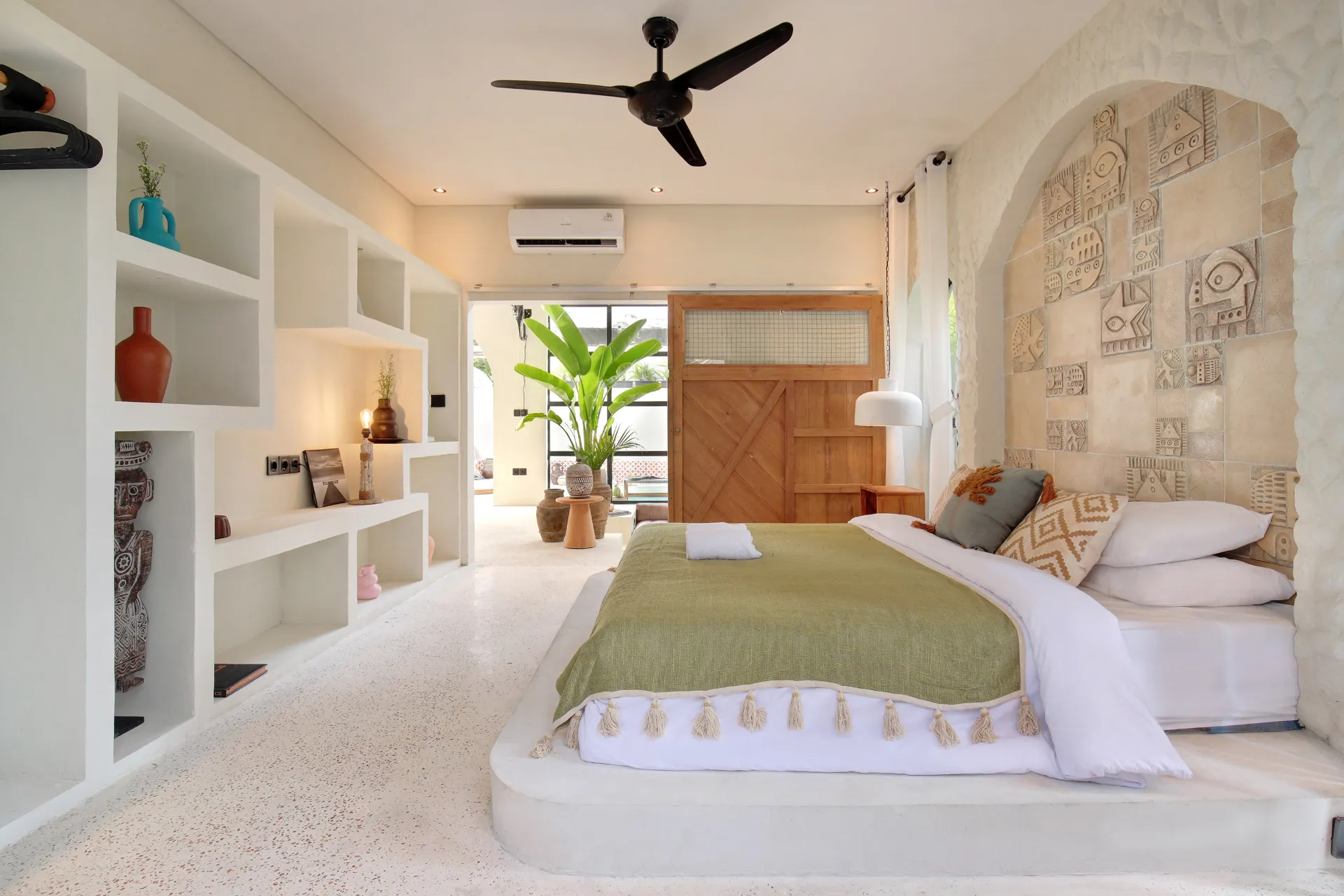 1BR Private Pool Villa in Kerobokan Seminyak, 1-bed villa for rent in Seminyak – photo 2 of 14