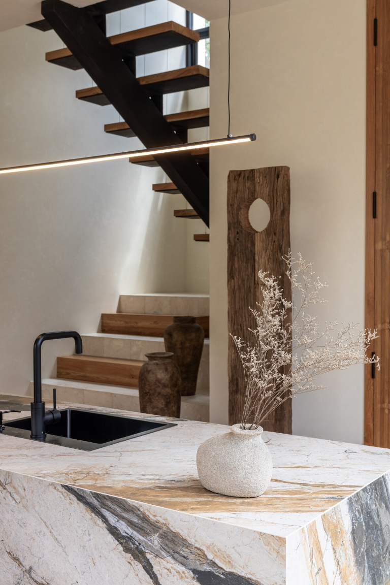 Designer Japandi-style 2-bedroom villa in central Ubud, 2-bed villa for rent in Ubud – photo 7 of 15