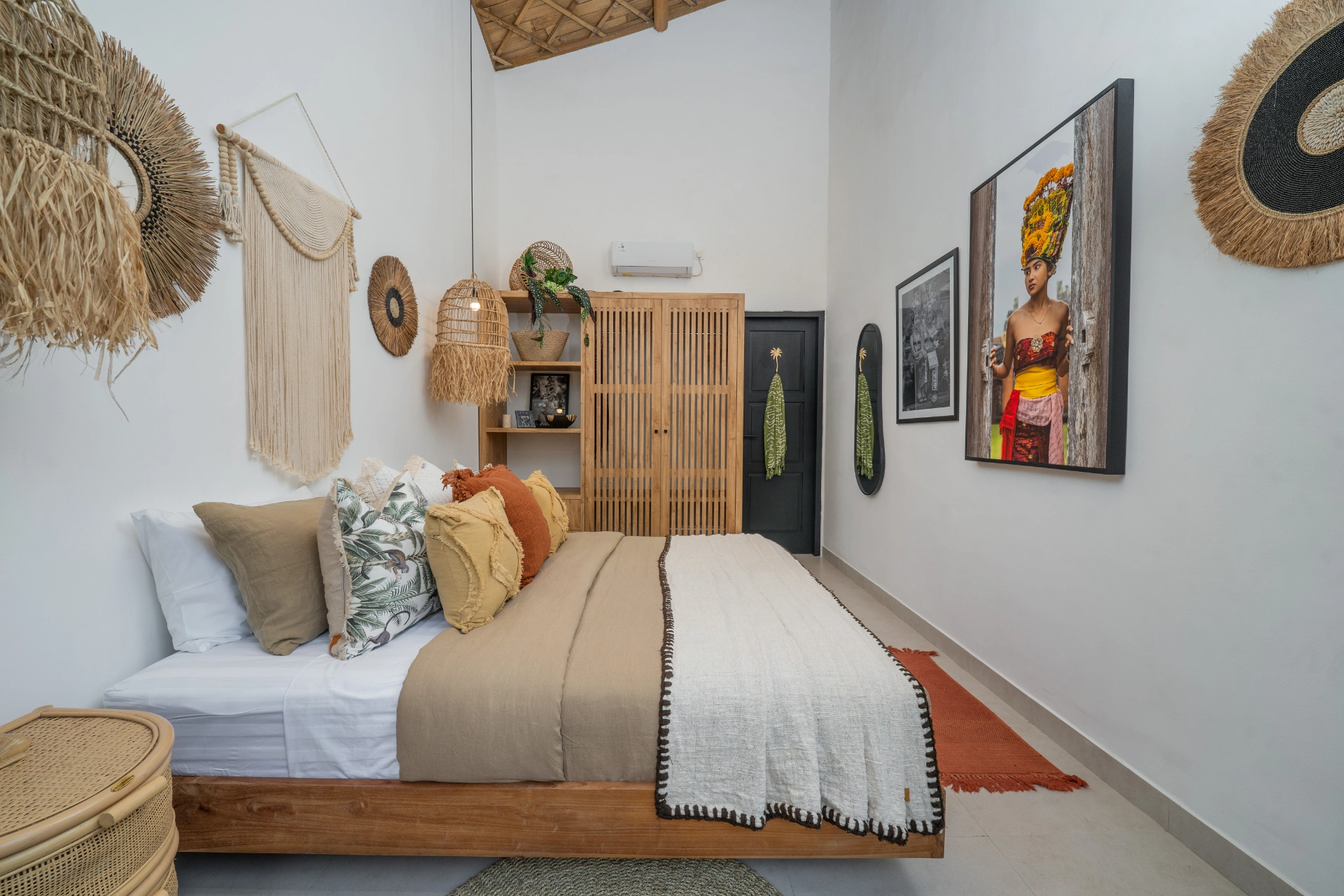 Villa Bergaya – 2BR Brand New Chic Oasis in Berawa, 2-bed villa for rent in Canggu – photo 4 of 15
