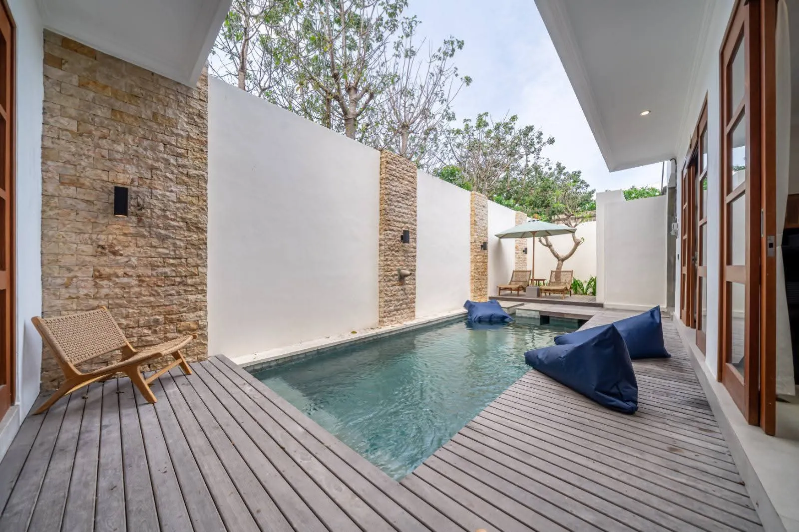 Brand New 3 Bedroom Villa in Central Berawa, Idr 28.5 Mill/month, 3-bed villa for rent in Canggu – photo 2 of 9