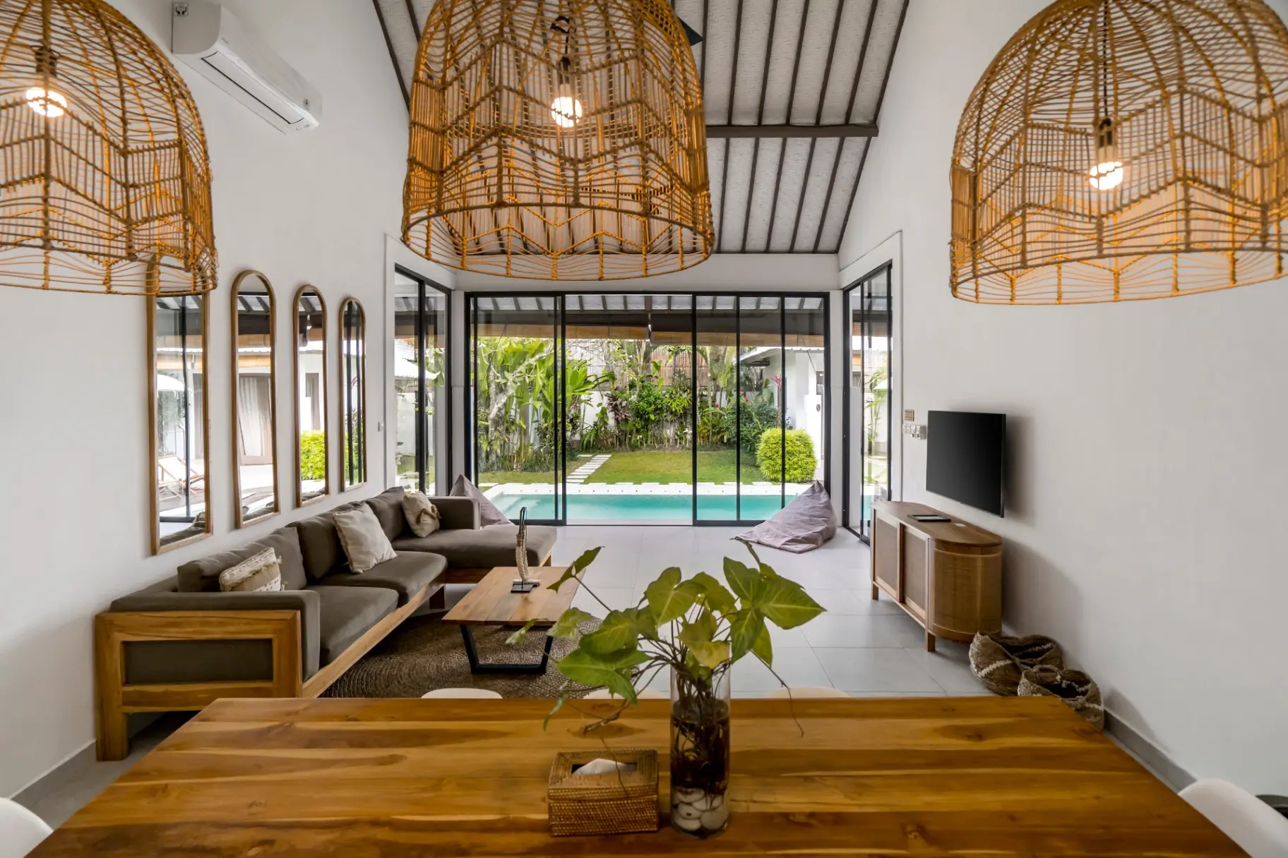 Villa Moju - Chic 3BR Architectural Sanctuary in Bumbak, Canggu, 3-bed villa for rent in Canggu – photo 2 of 15