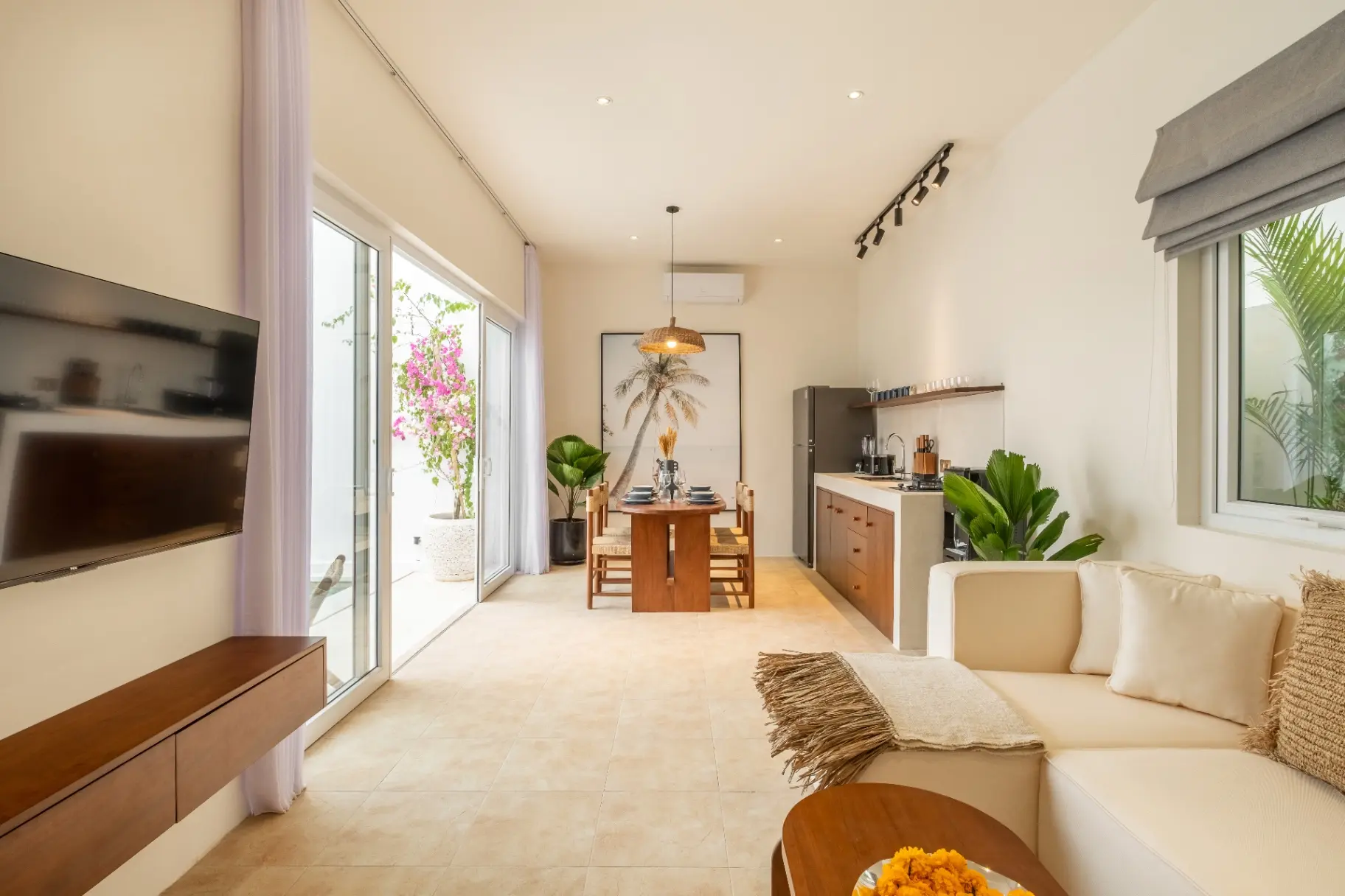 Central berawa. Canggu. 5min drive to the beach, 2-bed villa for rent in Canggu – photo 5 of 10
