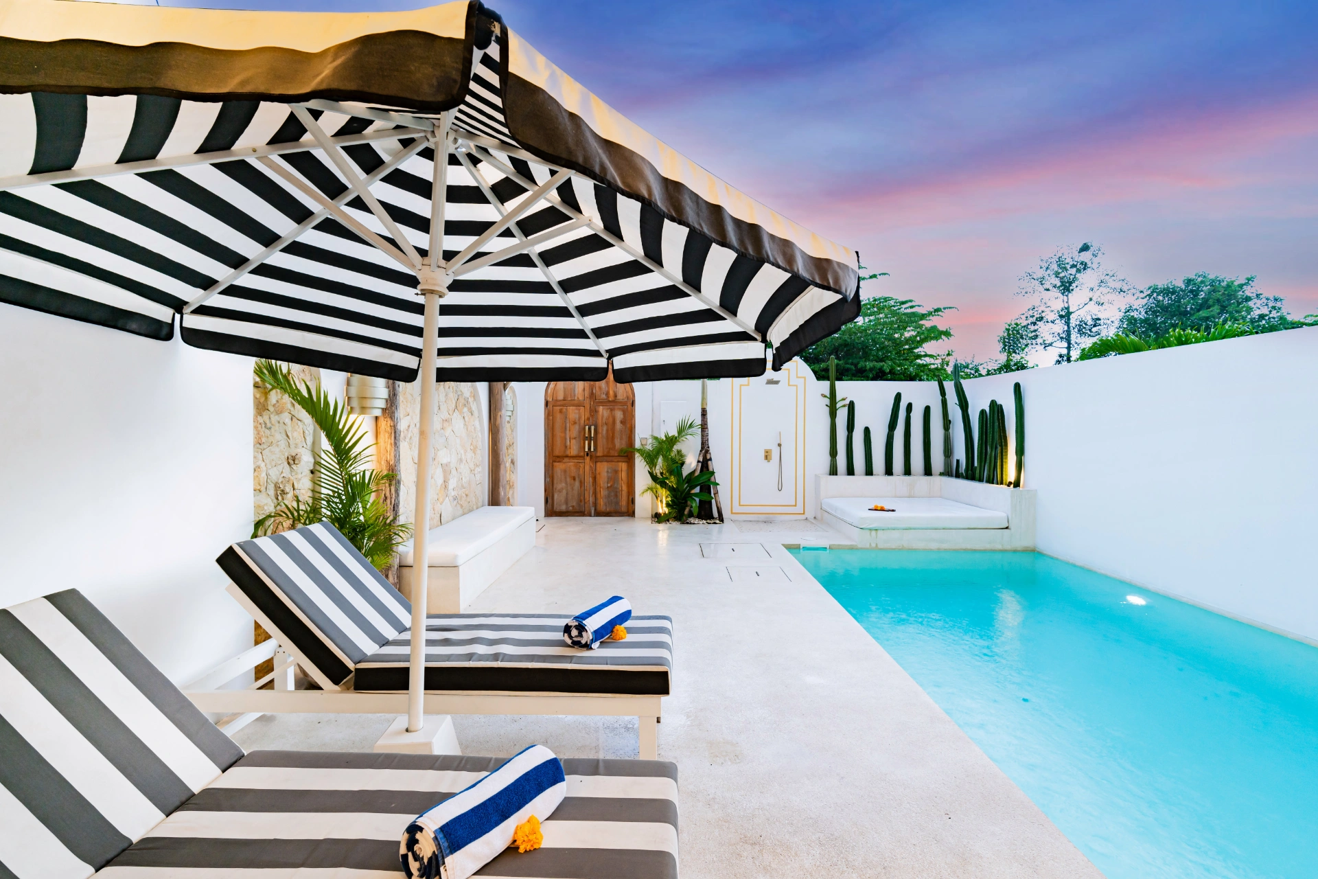 Luxury 2BR Pool Villa • Walk to La Brisa & Echo Beach, 2-bed villa for rent in Canggu – photo 7 of 15