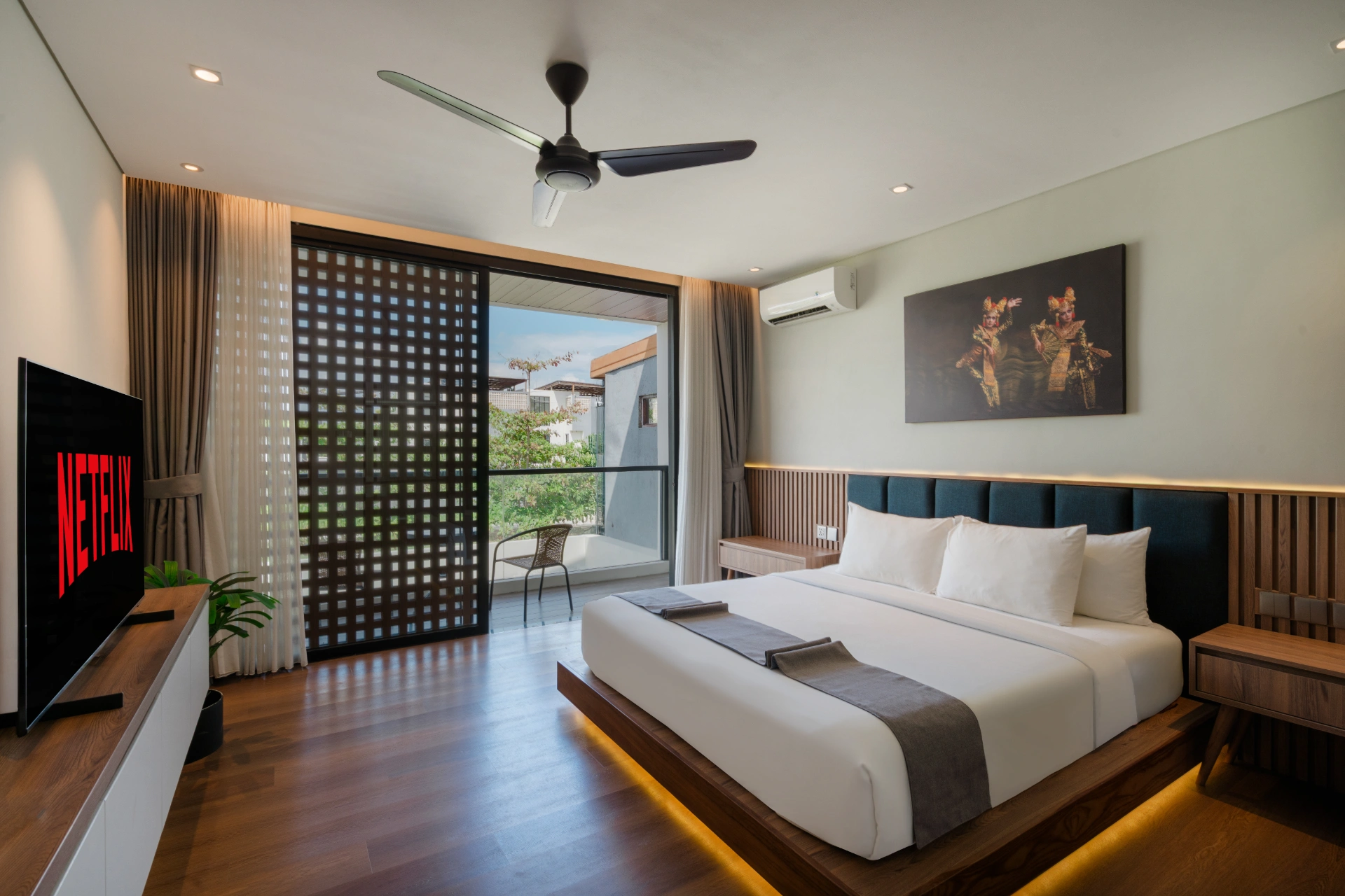 Evita - Pool Villa with Garden Balcony, Berawa, 2-bed villa for rent in Canggu – photo 2 of 15