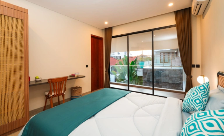 Brand New 3BR Villa quiet road in Bumbak Umalas, 3-bed villa for rent in Canggu – photo 6 of 7