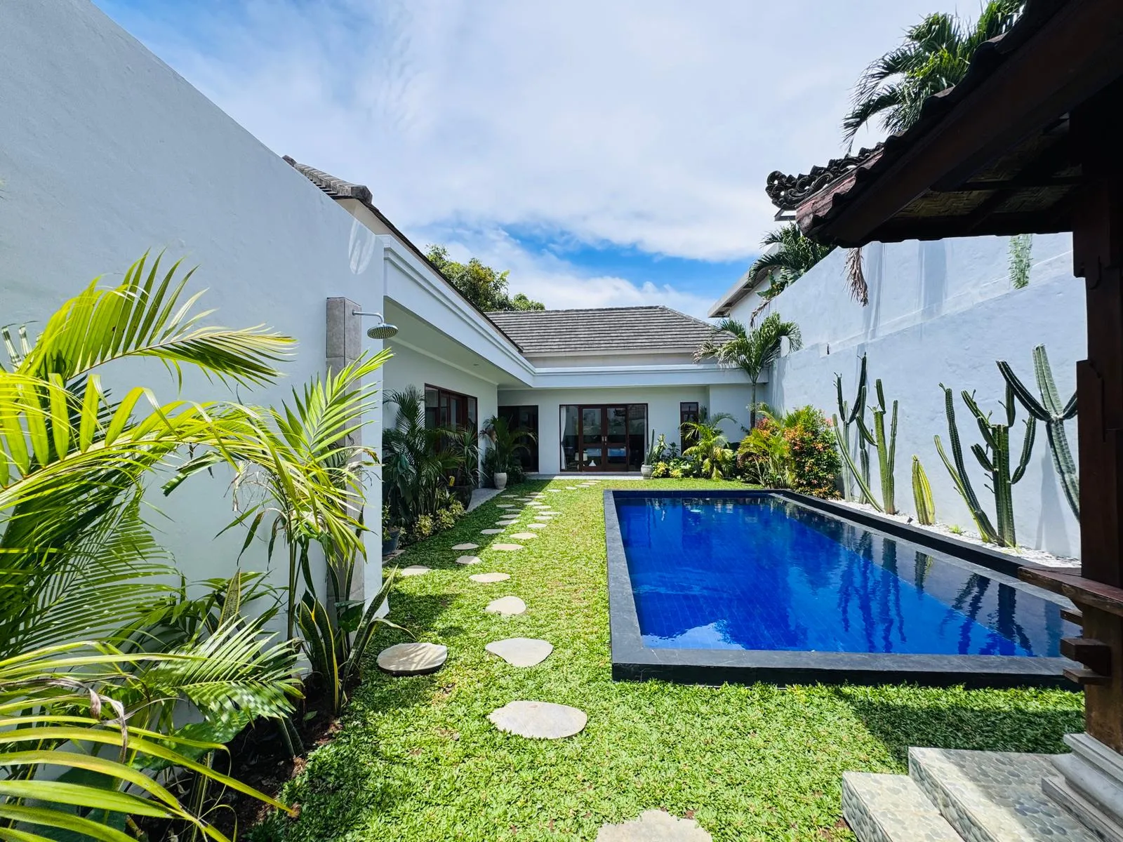 2-bedrooms Villa in Berawa for Yearly Rent, 2-bed villa for rent in Canggu – photo 15 of 15