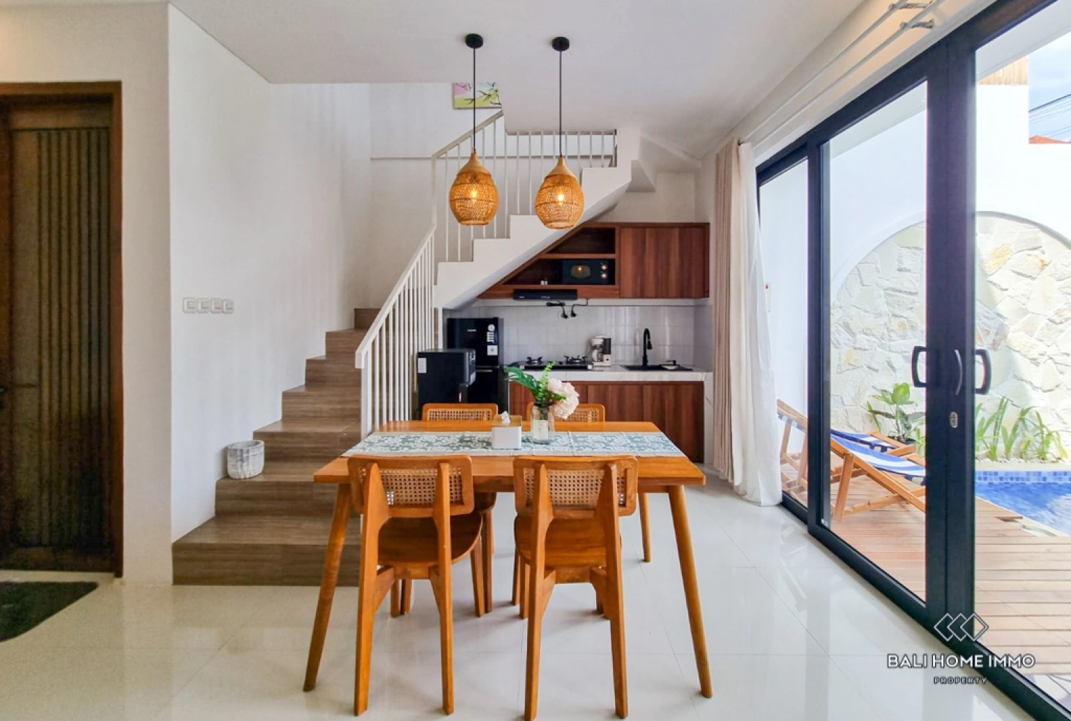 Newly Renovated 2 Bedroom Villa for Rent in Bali Berawa, 2-bed villa for rent in Canggu – photo 4 of 14