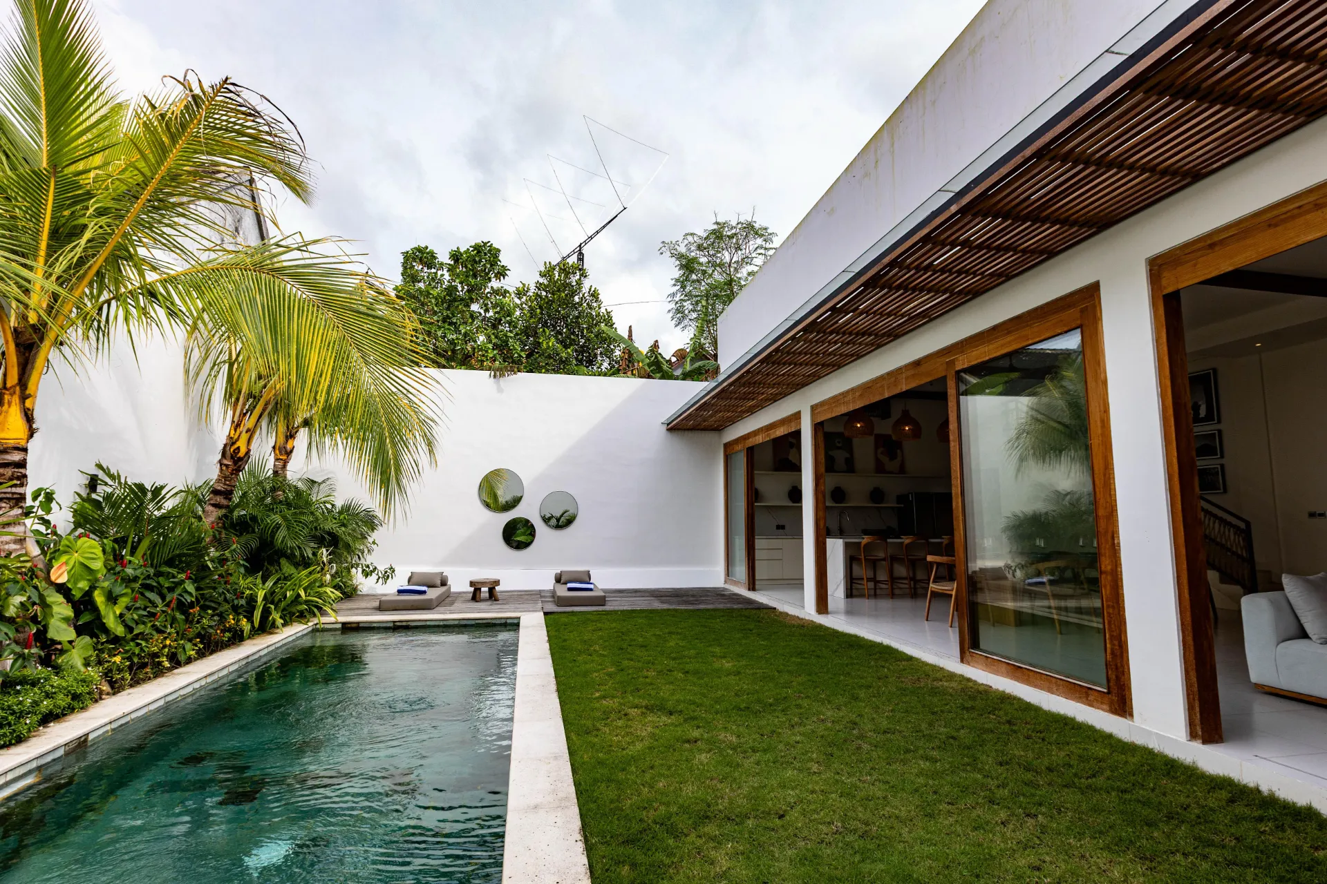 Refined 3BR Villa w/ Rooftop Patio and Sunset Views, 3-bed villa for rent in Canggu – photo 2 of 14