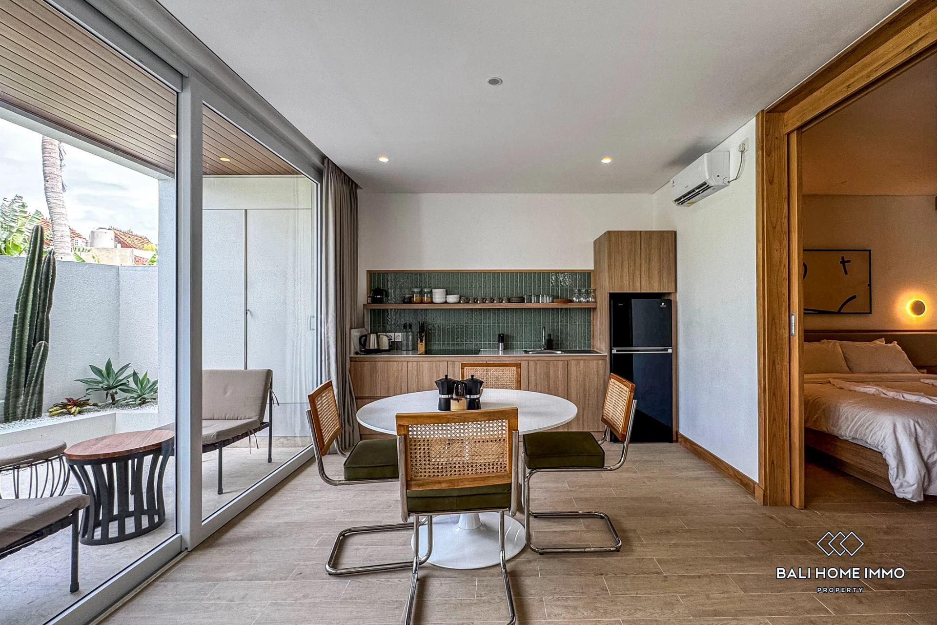 Beautiful Design 2 Bedrooms villa in Buduk Bali, 2-bed villa for rent in Pererenan – photo 11 of 14