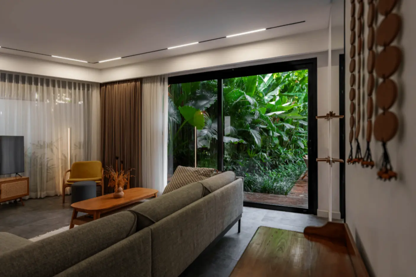 Luxury 350m to BEACH Batu-bolong VILLA at Canggu 3BR, 3-bed villa for rent in Canggu – photo 11 of 15