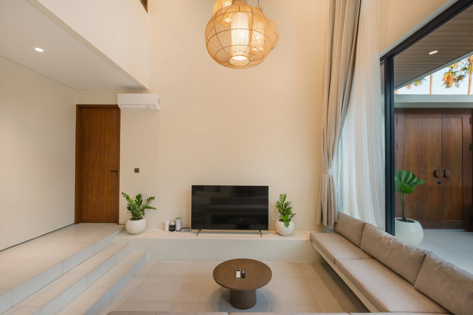 Casa Ecru - 3 Bedroom Villa with Pool, Berawa, 3-bed villa for rent in Canggu – photo 9 of 11