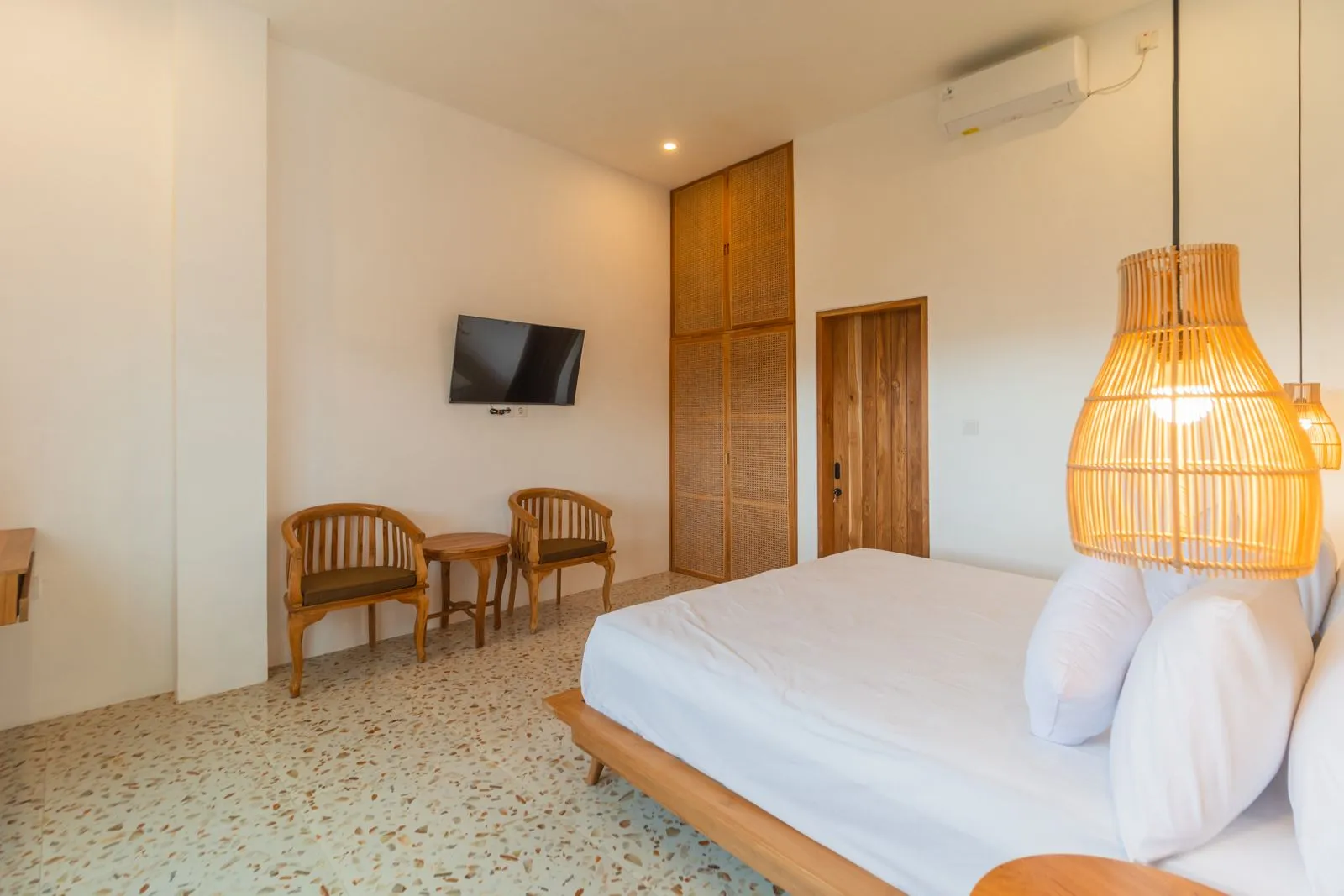 2BR Villa for Rent at Batubolong, 2-bed villa for rent in Canggu – photo 5 of 13