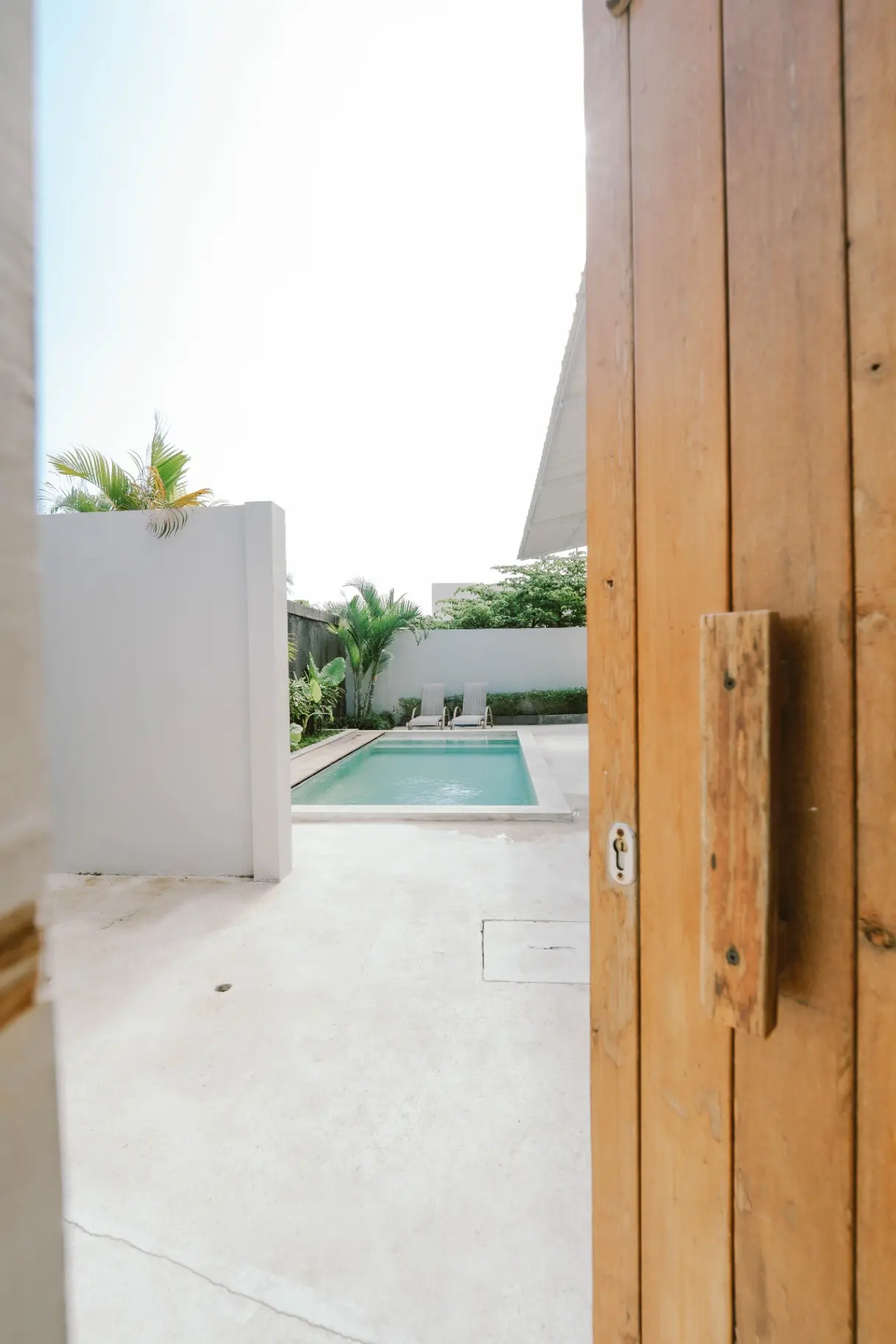 Modern 3BR Villa w/ Private Pool and Garden, 3-bed villa for rent in Canggu – photo 14 of 15