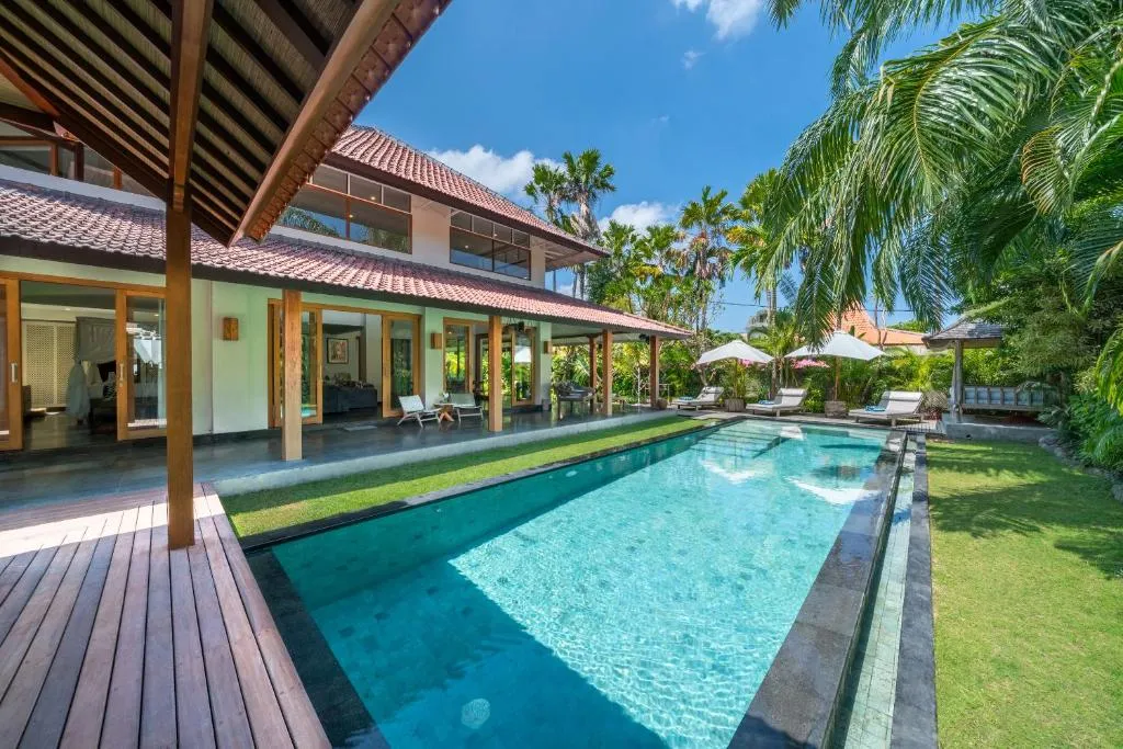 4BR Villa in Canggu, 4-bed villa for rent in Canggu – photo 2 of 15
