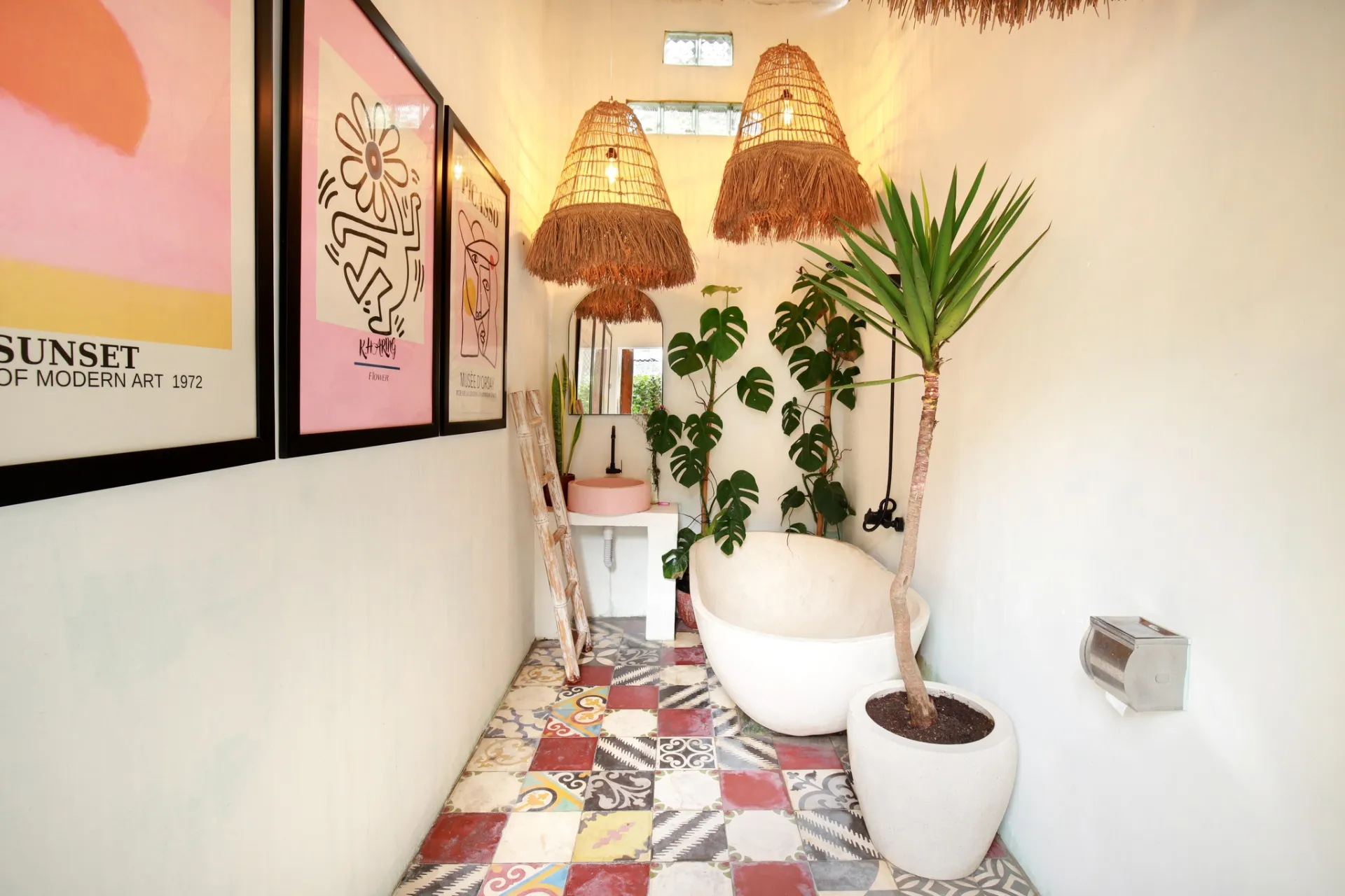 Seminyak Villa – 4BR, Private Pool, Walk to Shops & Beach, 4-bed villa for rent in Seminyak – photo 11 of 15