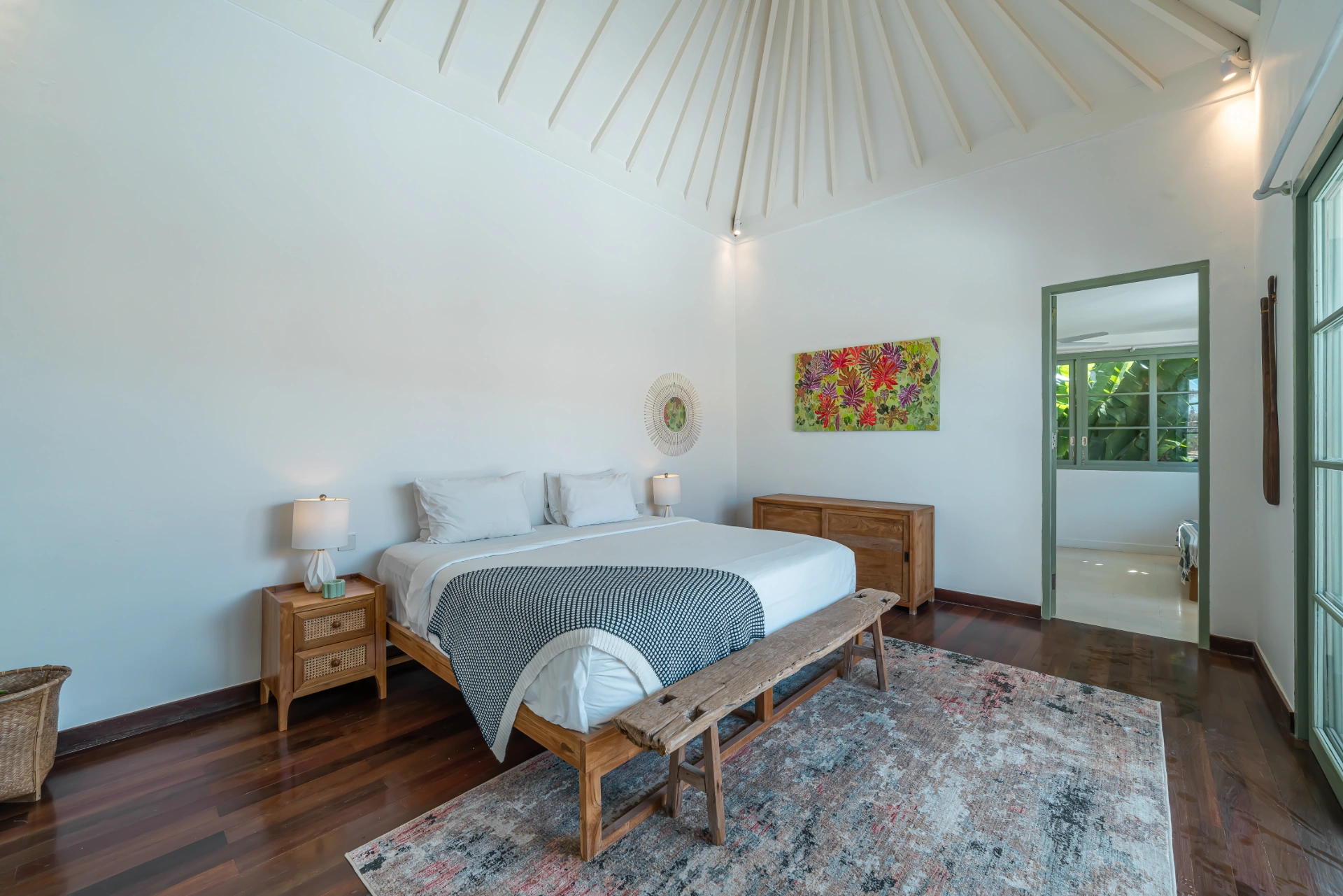 Villa Arjuna - 2 Bedrooms Colonial Tropical Villa in Prime Berawa Location, 2-bed villa for rent in Canggu – photo 8 of 15