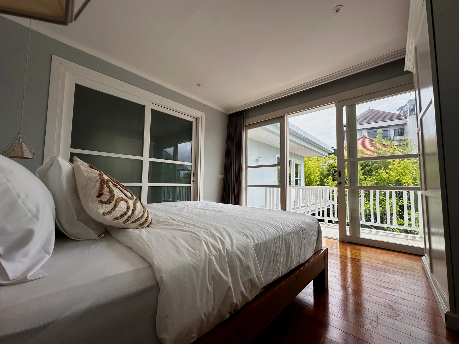 Renovated 3BR Berawa Villa in a Quiet Walk-to-Beach Location, 3-bed villa for rent in Canggu – photo 12 of 15