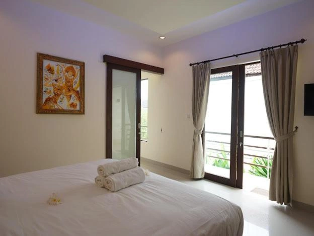 Monthly Rent Villa 4 Bedroom (Nusa Dua) By Nami Bali, 4-bed villa for rent in Nusa Dua – photo 3 of 11
