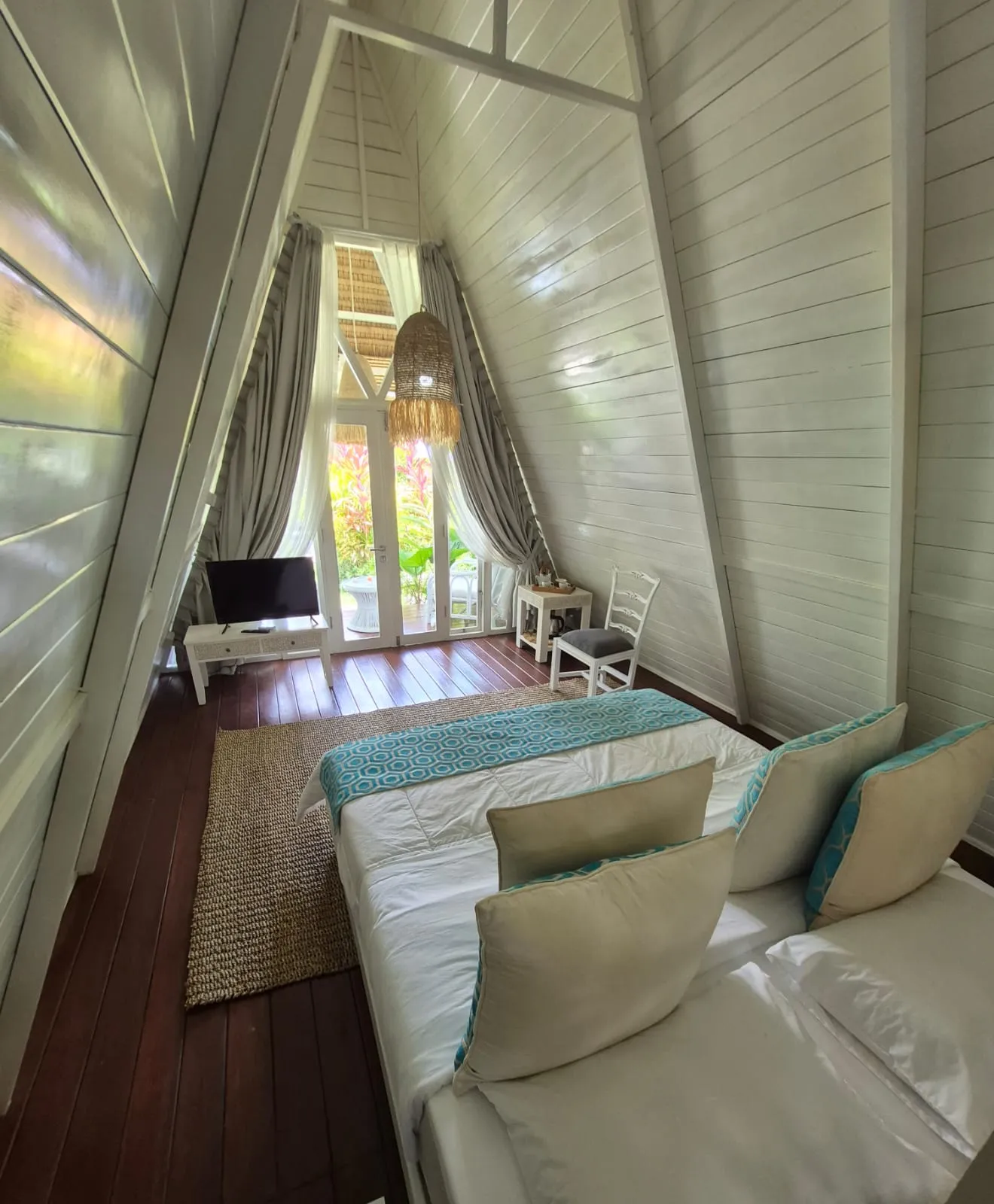 6 Bedrooms Modern Joglo & Bungalow Villa – Pererenan / Canggu, 6-bed villa for rent in Canggu – photo 9 of 15