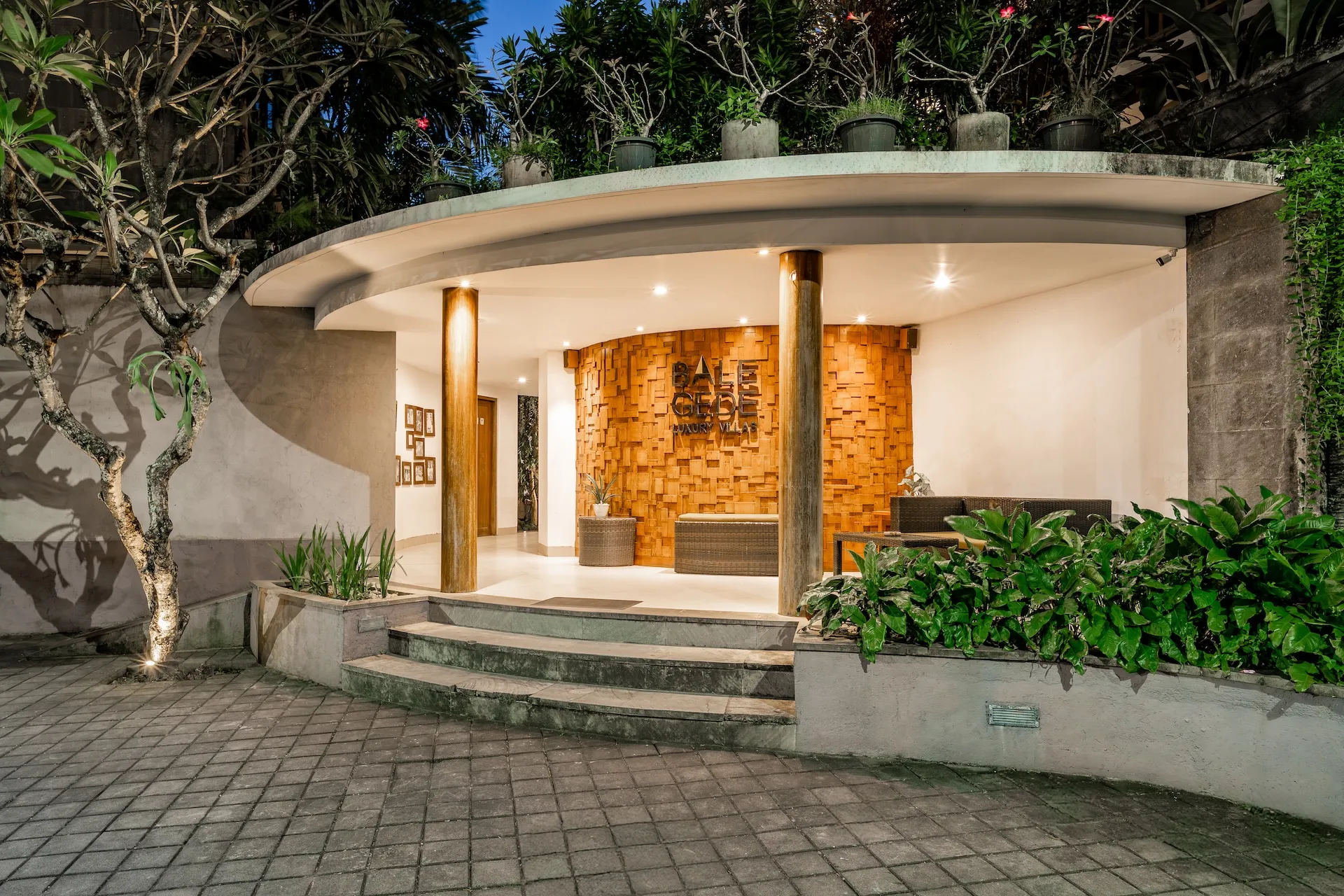 Bale Gede Luxury Villas - 3 Bedroom Pool Villa, 3-bed villa for rent in Seminyak – photo 5 of 15