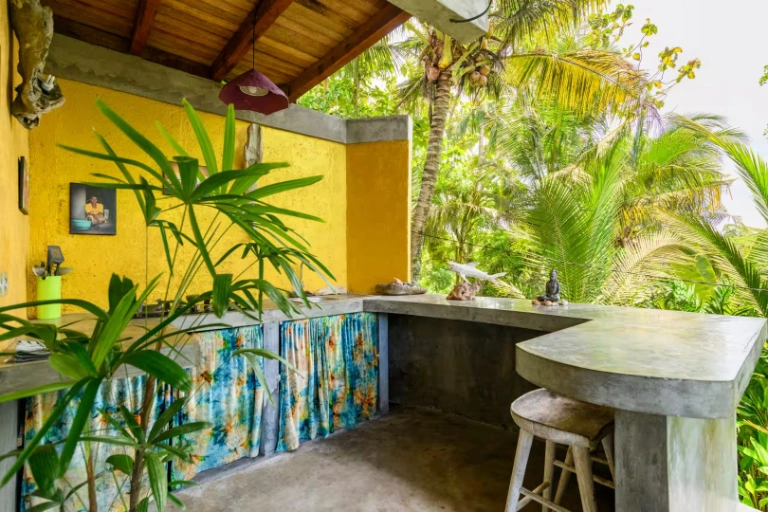 Private 1BR Family Treehouse in Balian – Steps from the Surf, 1-bed villa for rent in Tabanan – photo 11 of 15