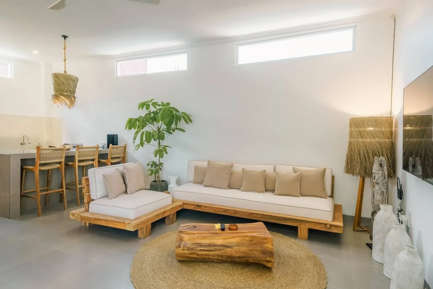 3 Bedrooms Villa in Batu Bolong, 3-bed villa for rent in Canggu – photo 2 of 15
