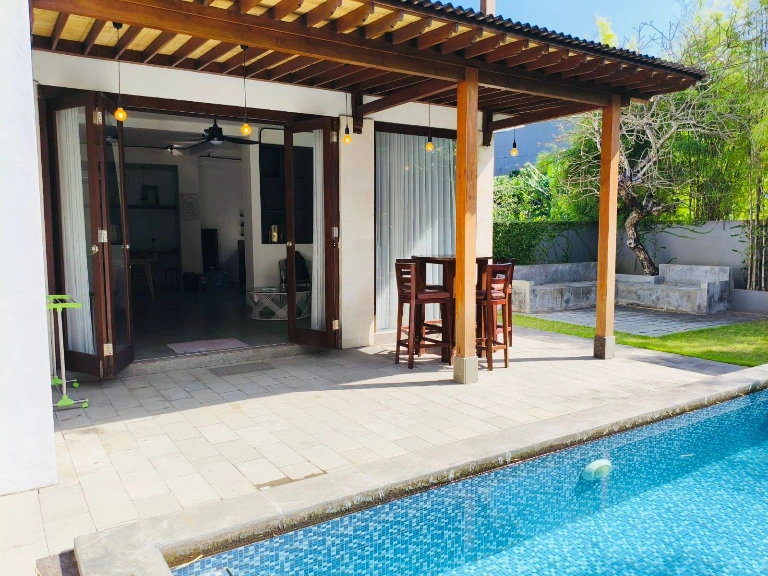 3 Bedroom Modern Villa for Yearly Rent in Seminyak Petitenget, 3-bed villa for rent in Seminyak – photo 2 of 15
