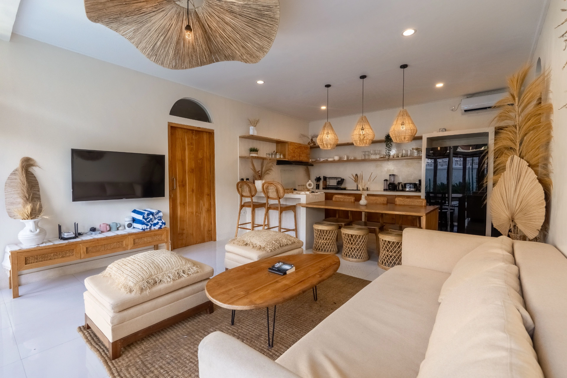 Wayang - 2BR Prime Location Umalas Villa | Pool, Near Cafés, 2-bed villa for rent in Canggu – photo 2 of 15
