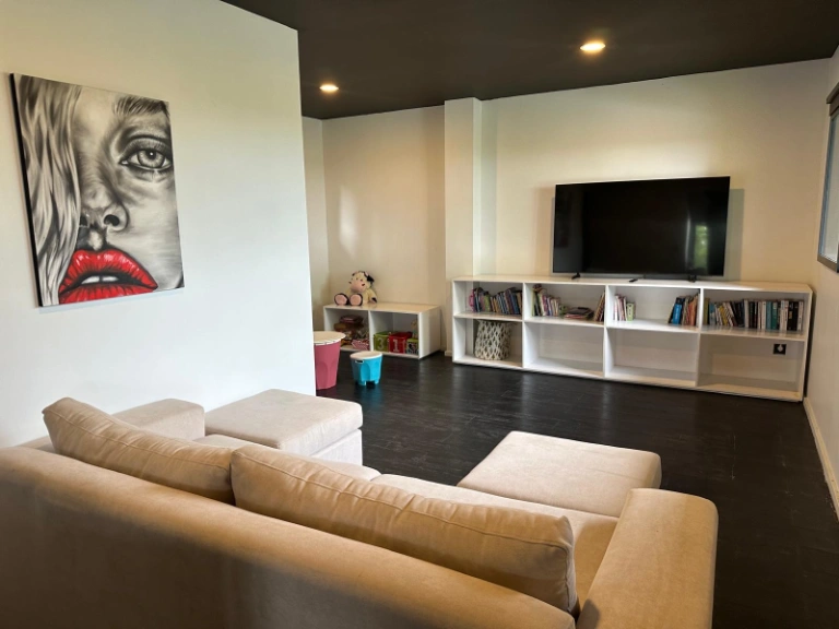 Spacious 6BR Villa w/ Rooftop Patio and Ocean Views, 6-bed villa for rent in Uluwatu – photo 5 of 15