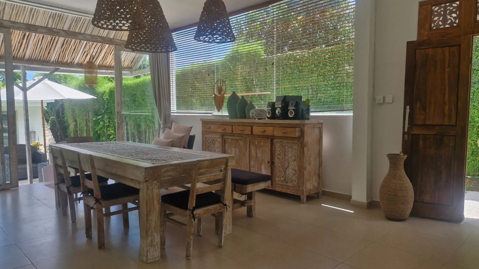 Villa For Rent 4 Bed In Bumbak,Umalas,Kerobokan Bali, 4-bed villa for rent in Canggu – photo 7 of 15
