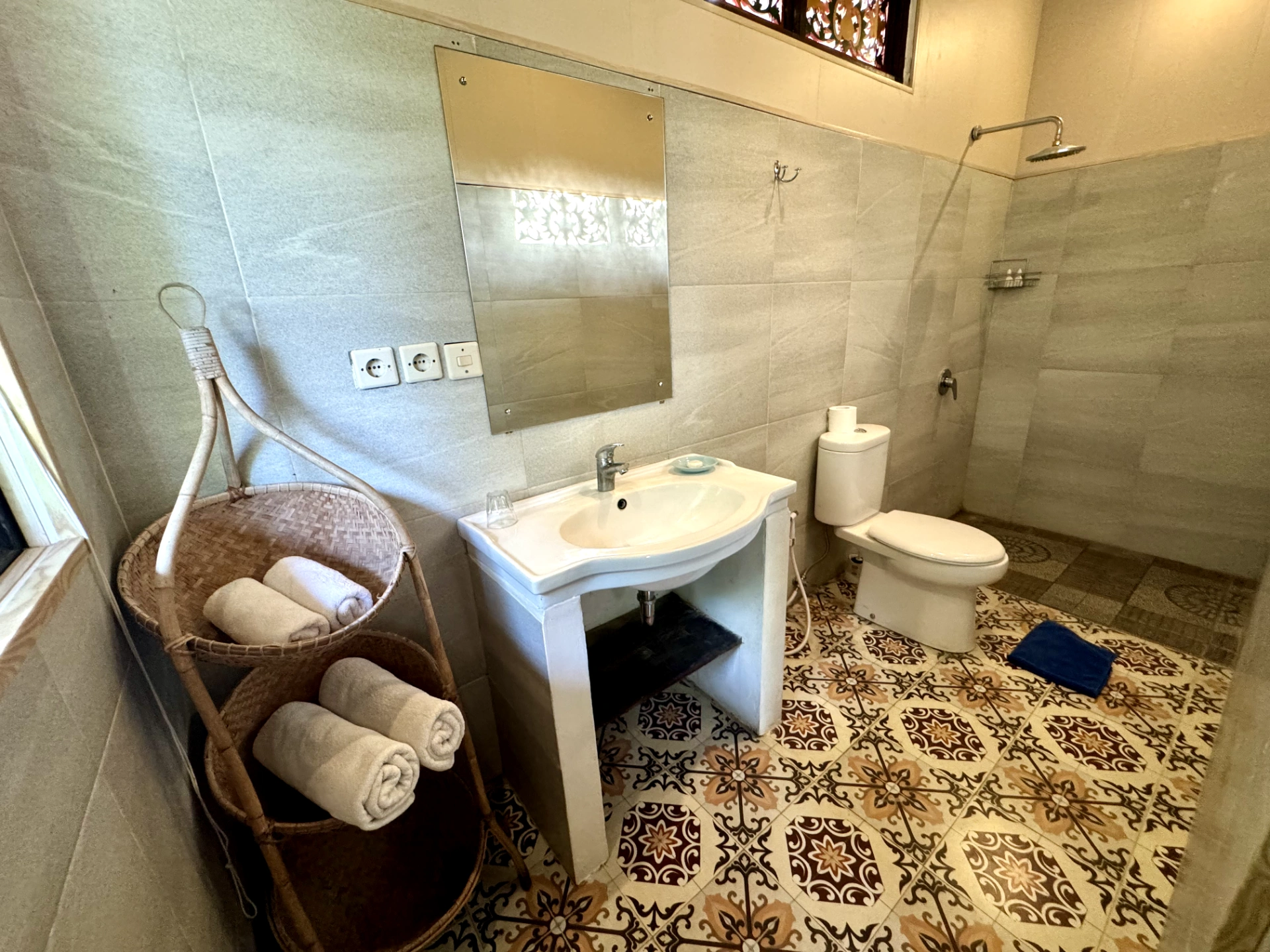 Traditional Villa 5BR near Seseh, 5-bed villa for rent in Seseh – photo 14 of 15