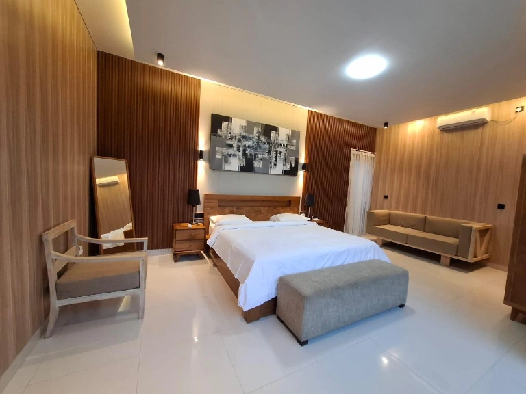 Live the Bali Dream: Stylish 2BR Villa with Pool & Garden, 2-bed villa for rent in Canggu – photo 5 of 11